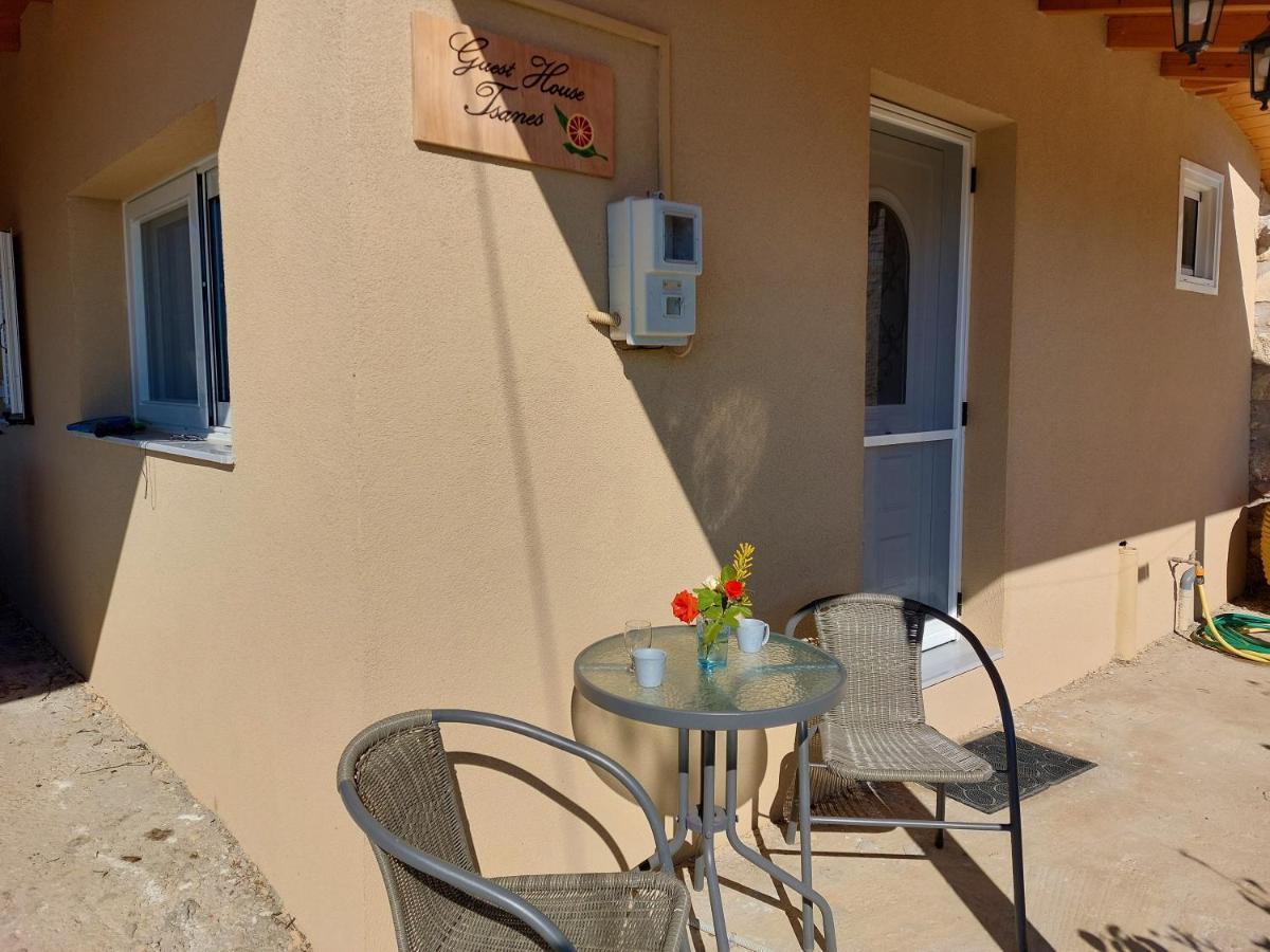 Guest House Tsanes Pinakokhorion Ngoại thất bức ảnh