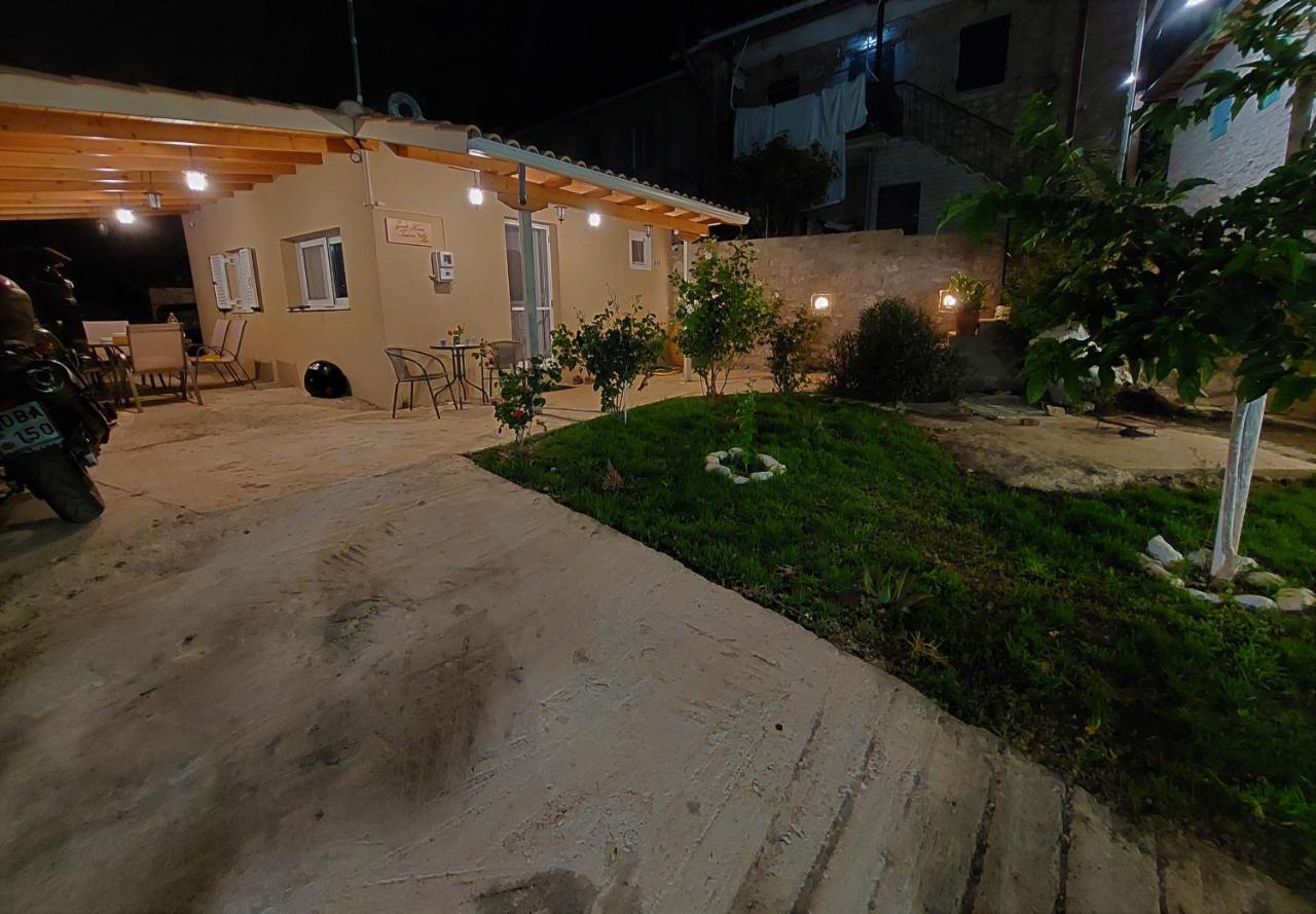 Guest House Tsanes Pinakokhorion Ngoại thất bức ảnh